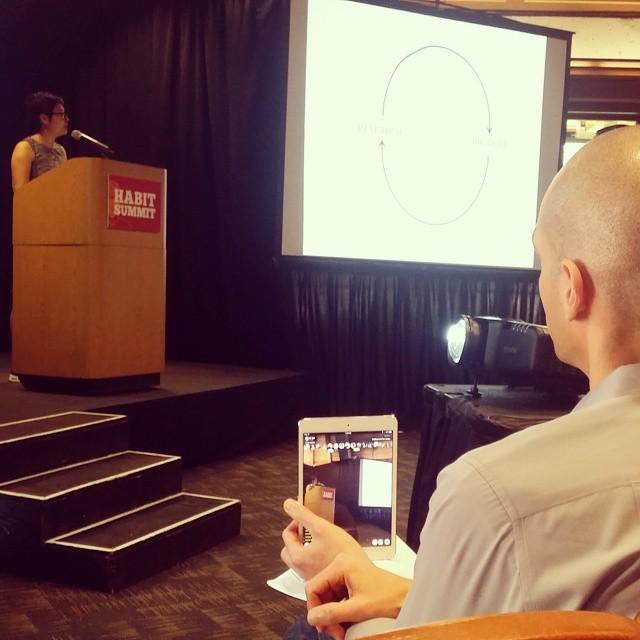 Tweeting an @instagram of an @appmeerkat session at #HabitSummit @nireyal @bosefina ift.tt/1EOn0Wk