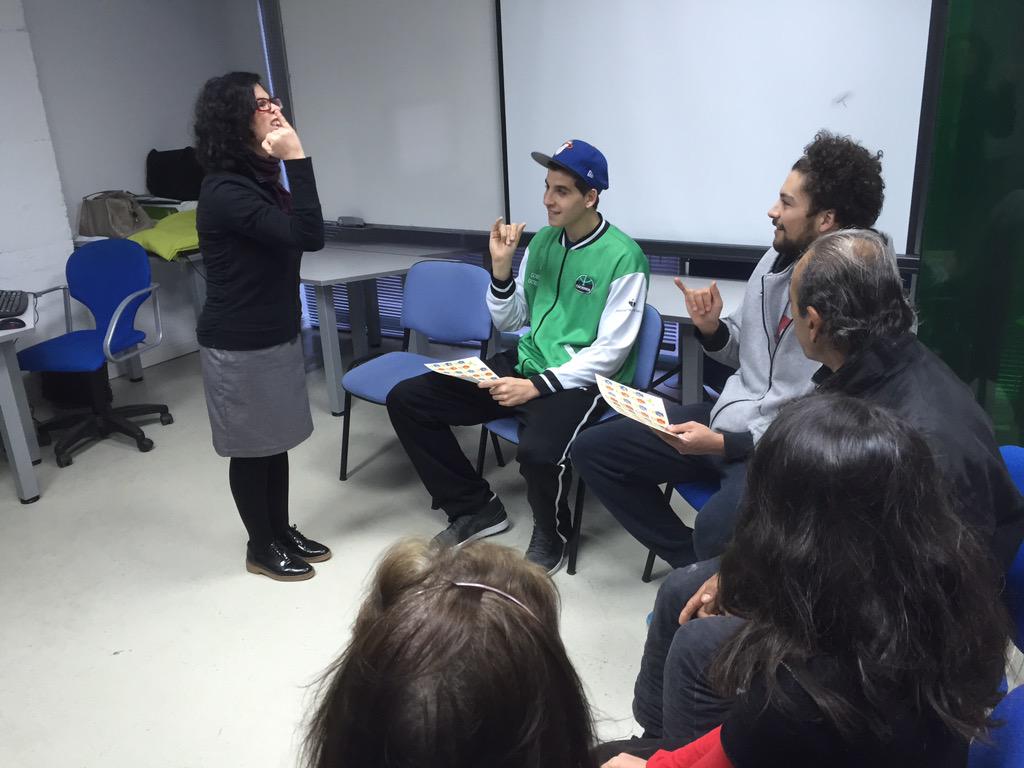 Caceres_Basket's tweet photo. Un placer la visita a #Fexas y el colectivo de personas sordas @Fernando_Fnoval y @CarlosToledo94 han aprendido mucho http://t.co/9N3F321Bjp