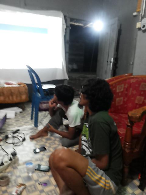 iyasrasidi's tweet photo. Belajar di usia tua itu memang perlu konsentrasi pooolll @IsakBeh @Hisamsetiawan @akuyasin007 http://t.co/rFYzSSN5y2