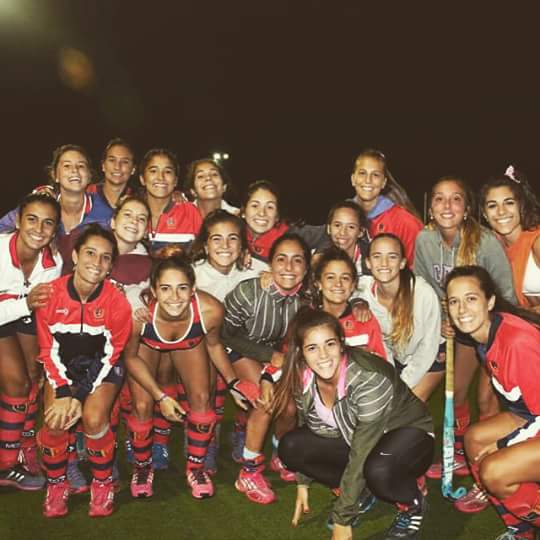 TabladaHockey's tweet photo. Que equipo enormeeeee !! LT A 2015 @lauchigonzalez @EspacioHockeyTV @candeibanez1 @mmartinasanchez @munozpalo http://t.co/pbMQLWvwak