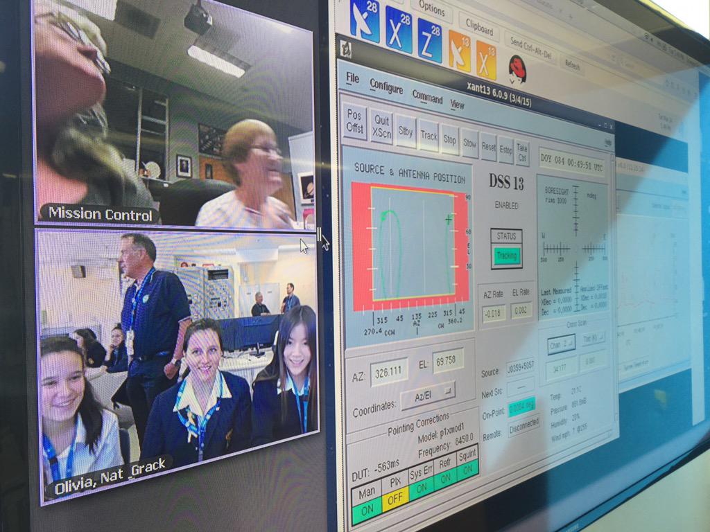CanberraDSN's tweet photo. Nancy and Kelly at #GAVRT (California) interfacing with #MericiCollege students (Canberra) during #STARS session. http://t.co/iGLkRAlET4