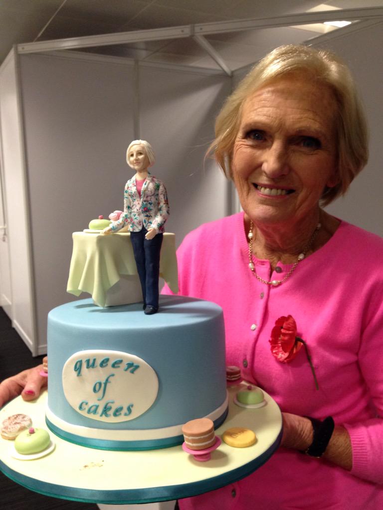 susanhalil's tweet photo. Happy 80th Birthday to Mary Berry! #MaryBerryBirthday http://t.co/bQVxZDY6EG
