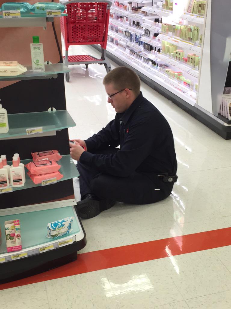 John_TargetAP's tweet photo. #AP4x4 going strong in cosmetics! 

Rub a dub-dub, let's sell some bath scrub!
@dzackdz @TMetcalf2229 http://t.co/Z6fBgnbrQi