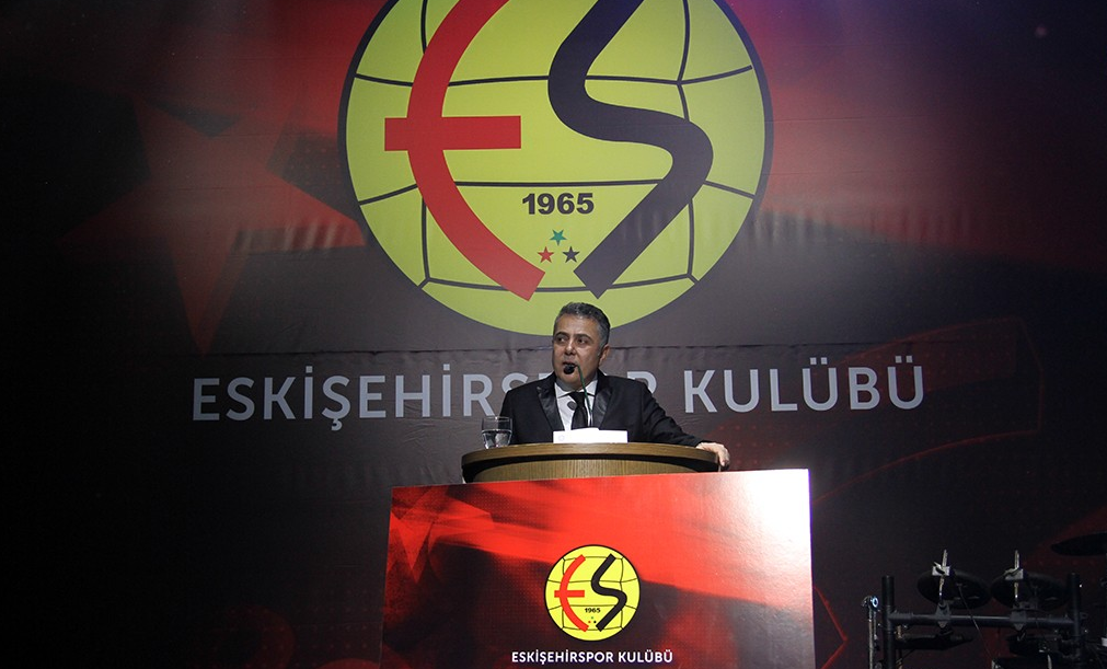 fanatikcomtr's tweet photo. #Eskişehirspor’un kuruluşunun 50. yılı kutlamaları yapıldı http://t.co/xnCxZOskcd http://t.co/07Jn4PtcEj