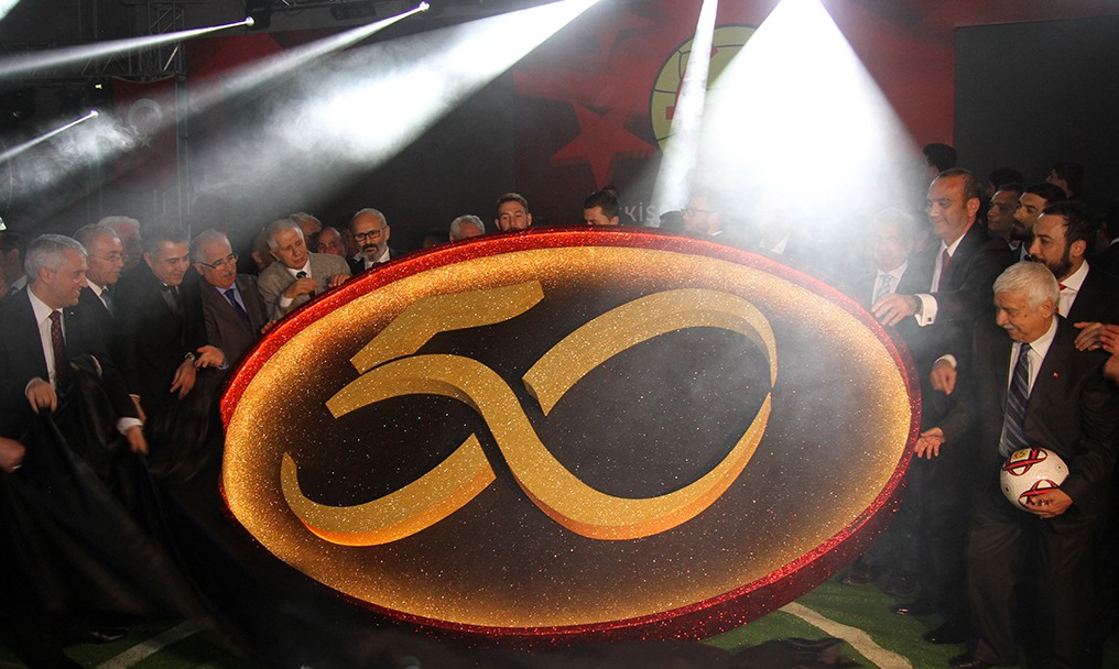 fanatikcomtr's tweet photo. #Eskişehirspor’un kuruluşunun 50. yılı kutlamaları yapıldı http://t.co/xnCxZOskcd http://t.co/07Jn4PtcEj
