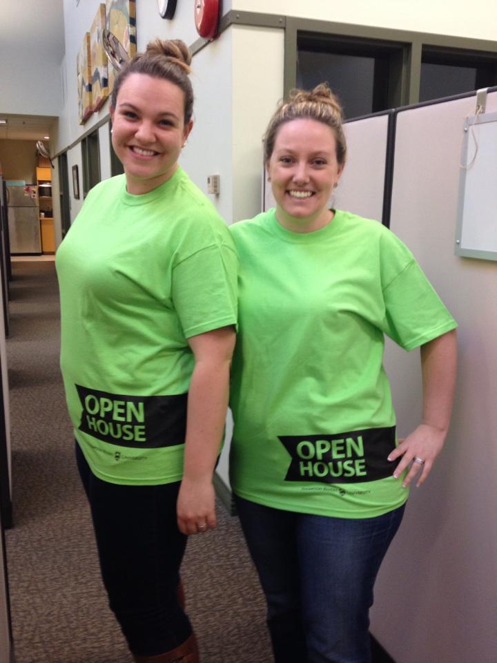 KyriAlves's tweet photo. 3 days to Open House! Look for the green shirts #mytru #mytruOH #thecountdownisalmostover @RetaLanglands http://t.co/gOwM8wFeiU