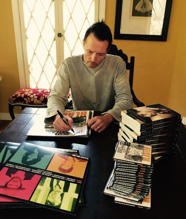 WildaboutsBand's tweet photo. Signing away...... #Blaster #March31 http://t.co/9qck0P6ZZt
