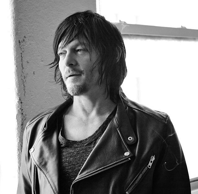 JeffreyJah's tweet photo. 7 days of @wwwbigbaldhead #normanreedus @IMAGISTA image 6 leading to the finale of @TheWalkingDead photo ⚡️⚡️ http://t.co/uEAGEfzLhS