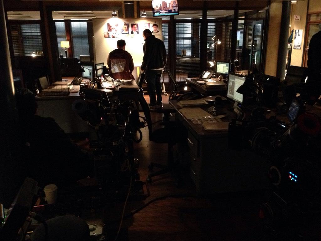 7x18 "AT CLOSE RANGE" post ep bts tweets & pics CA5JLtgW4AAo61c