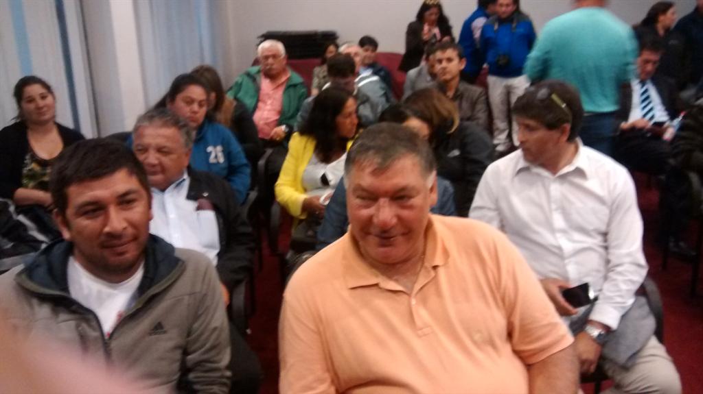 aglorojas's tweet photo. En reunión con el gobierno en la intendencia regional http://t.co/ZLvToWv9kH