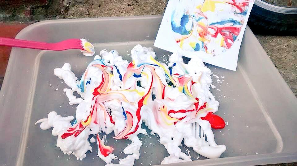 kioskinthepark's tweet photo. Join us for #ParkPlaytime at 1.45pm today Peely Wally &amp; Egg sensory &amp; craft session - #ShavingFoam #Art #KATP http://t.co/rD1jGFMK6f