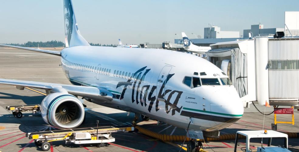 DailyHiveVan's tweet photo. Alaska Airlines employee pays for stranded #Vancouver woman's flight home http://t.co/bjxWGgSFva http://t.co/Cnv8mGNgwm
