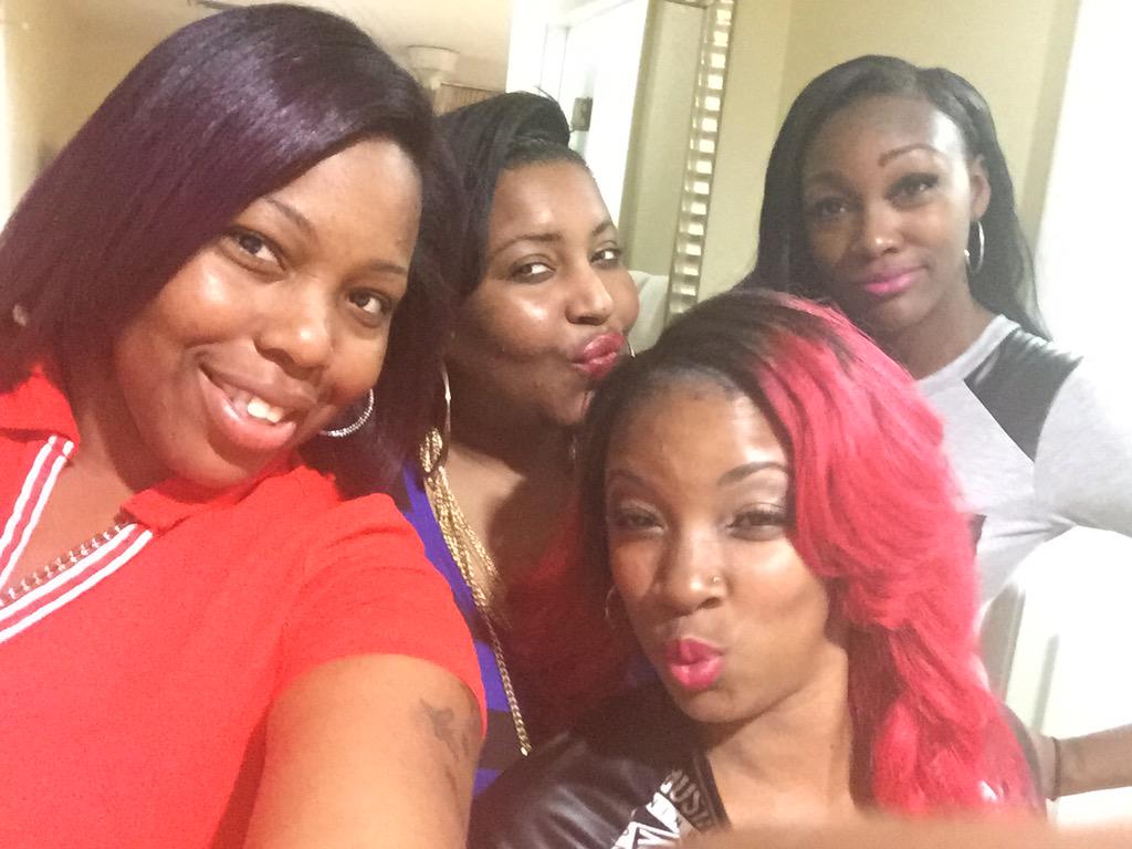 LuvliiNightmare's tweet photo. @Only1bandz @MzTbA_07 http://t.co/OsLWwfug9X