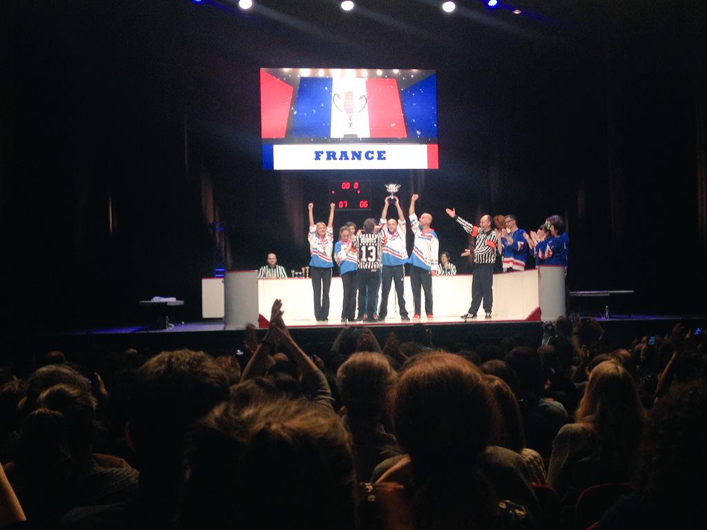 Remise de la #coupedumondeimpro2015 à l'équipe de France. Bravo aux deux équipes pour ce beau match