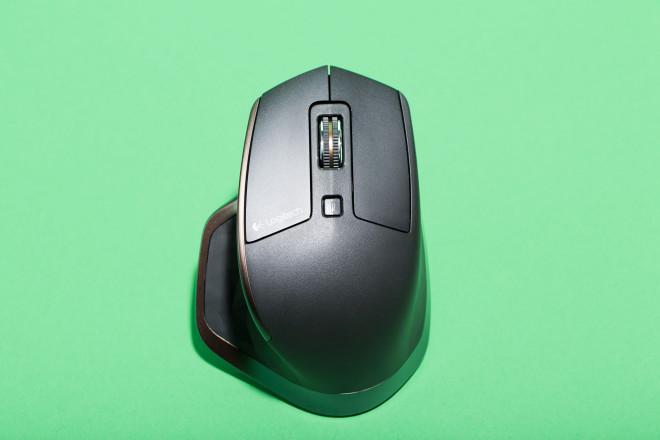 WIRED's tweet photo. Logitech's new wireless mouse is a fistful of awesome http://t.co/G6xWhOf8nk http://t.co/12Hbj4hzWZ