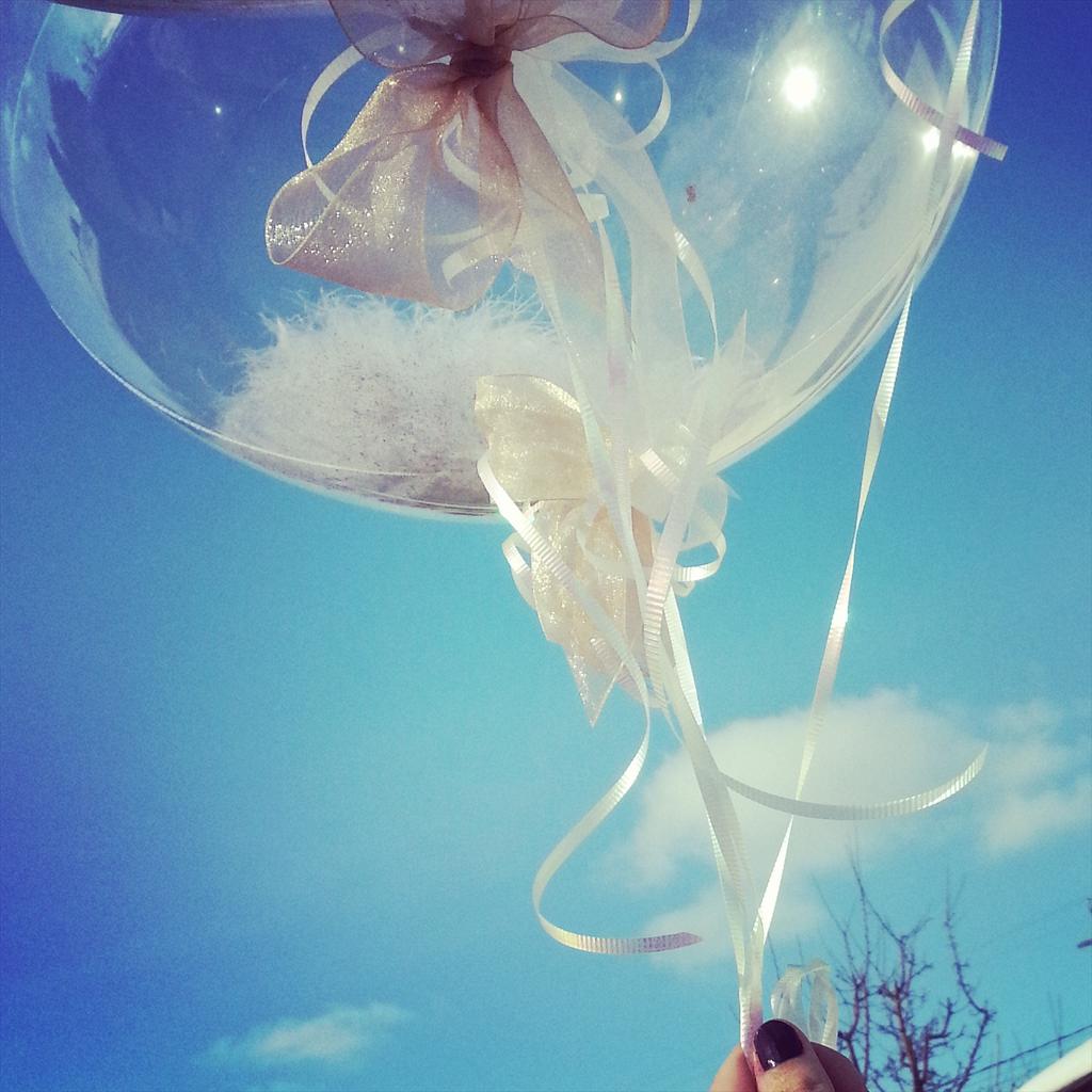 BoxSocialYEG's tweet image. I leave my house carrying balloons a lot. Wonder what my neighbors think I do with them all... #eventplannerproblems