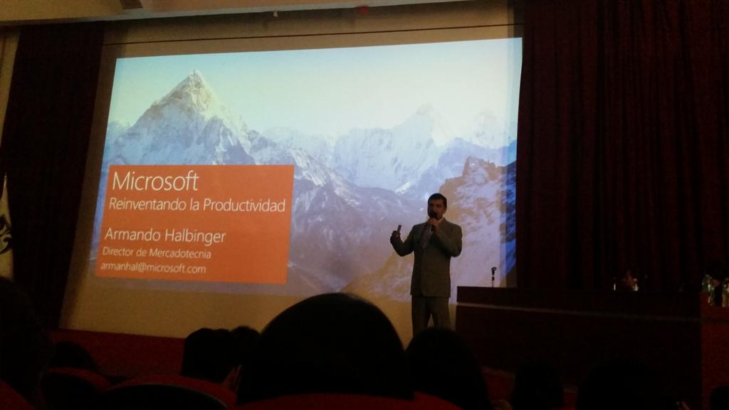Última conferencia ! Microsoft: reinventando la productividad  #MKTAnáhuac  <a href="/karlabarajas/">Karla Barajas</a>  💻