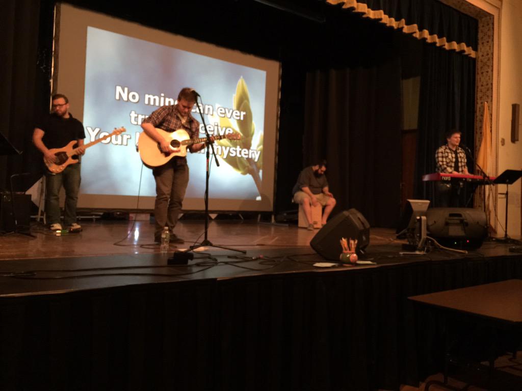 petemac723's tweet photo. Worship @TheWell2014 with @OAVworship !!! http://t.co/aVbphNGa69