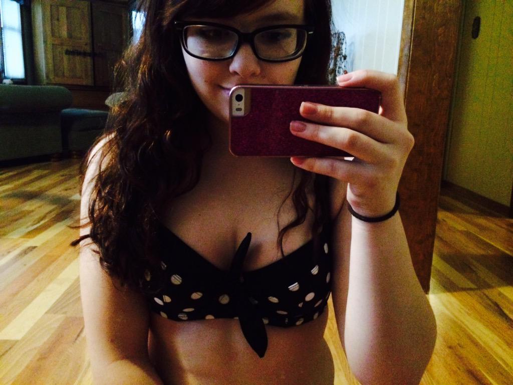 dopesivan's tweet image. I just got my swimsuit I ordered and I feel super self-confident so have some #BodyPositivity ☺️