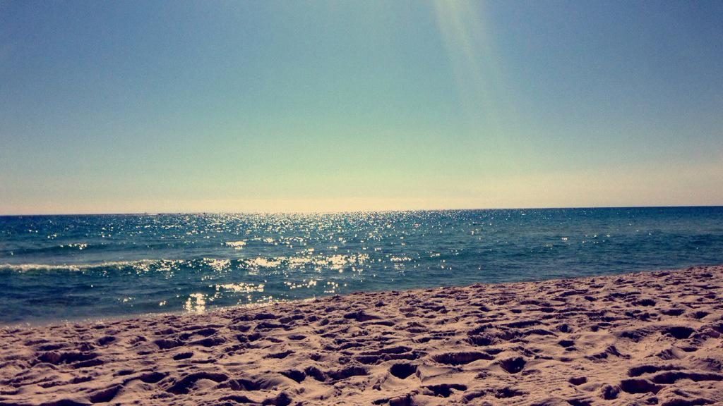 shantim717's tweet photo. Beach..why did I ever move away from you?! http://t.co/7gQOhrsSDQ