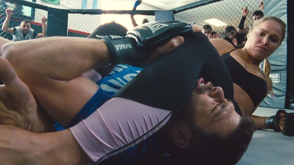 HaymakerBlog's tweet image. Ronda Rousey shows off her armbar in the new @entouragemovie trailer 
foxs.pt/1Ggcv08 @RondaRousey