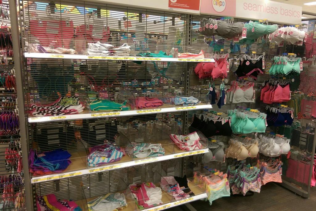 vsmcnabb0771's tweet photo. Taking charge of boys and girls basics today with Marcy! Love having help from my SL team! #target #targetlife http://t.co/xpl5nJHgK4