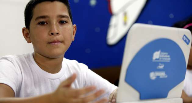 Gobierno Nacional entregará este año más de mil 500 canaimitas, anuncia <a href="/NicolasMaduro/">Nicolás Maduro</a> #VenezuelaEsEsperanza