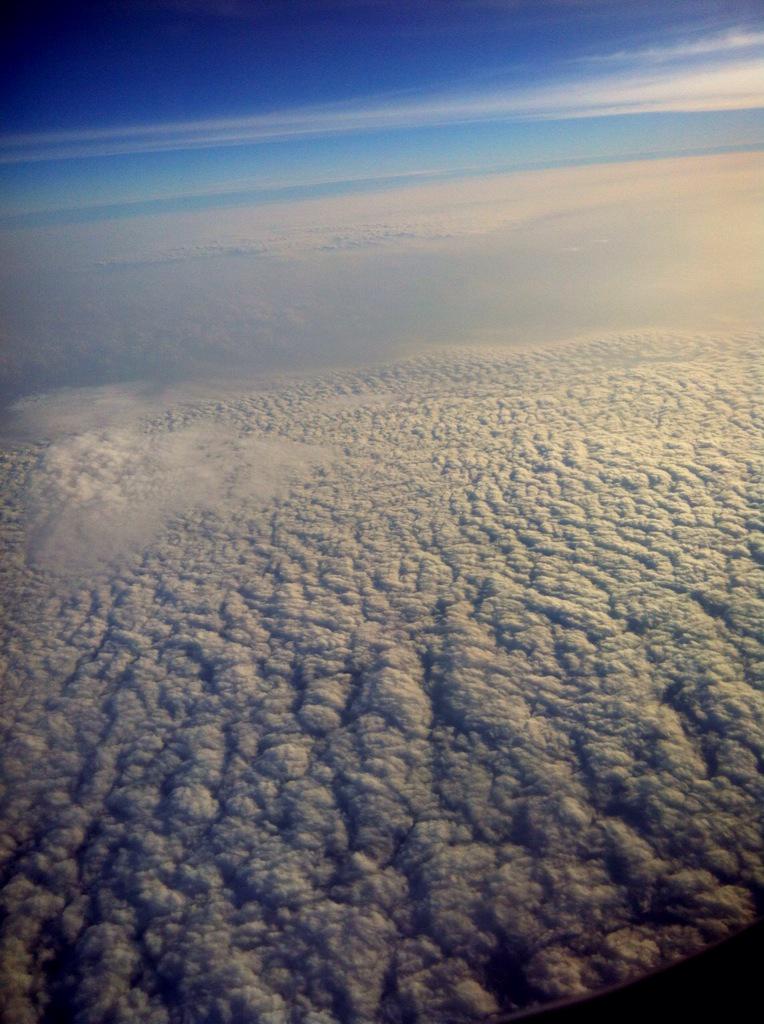 IlhamWinata's tweet photo. Save the Earth (Cloud) from Global Warming 💪✊🙌😇 #GAEarthHour #YourPower 
@fanymeilani75 take the challenge 😉 http://t.co/ivirSGq782
