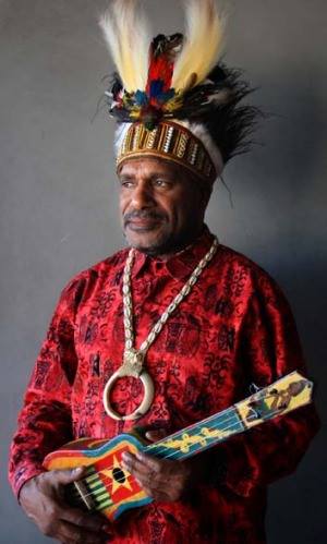 FreeWestPapua's tweet photo. .@BennyWenda threatened to be deported by #PNGImmigration
Please support Benny, call:
PNG Immigration: +675 323 1500 http://t.co/A0U5OiBLni