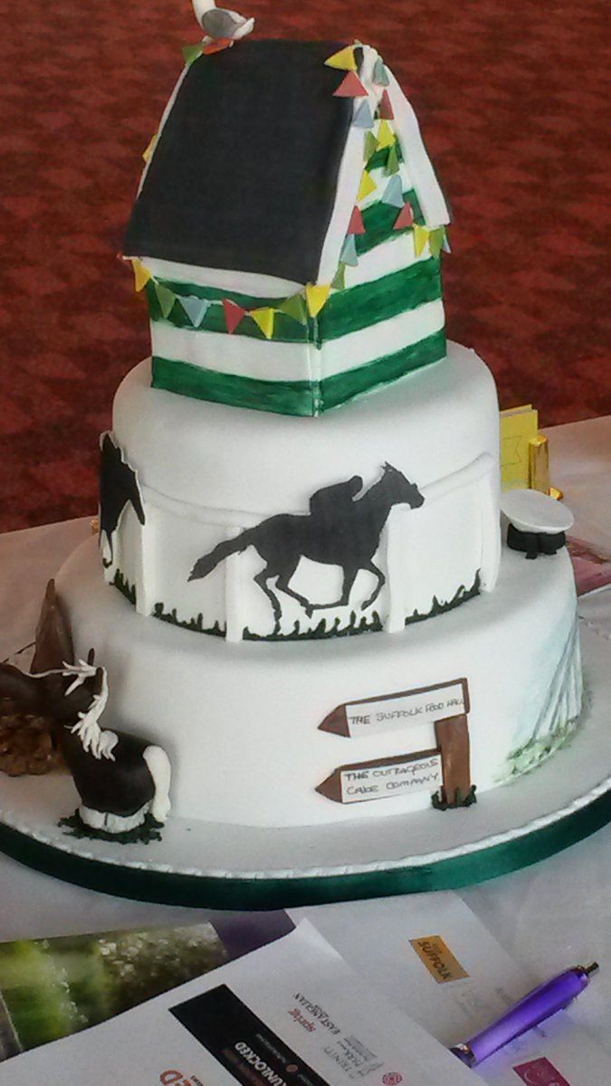 LauraJLocke's tweet photo. @wackycakes reluctantly cut fab cake to sell in Business School for Bumblebees charity. Gorgeous inside &amp; out! http://t.co/jYt3tlTD0y