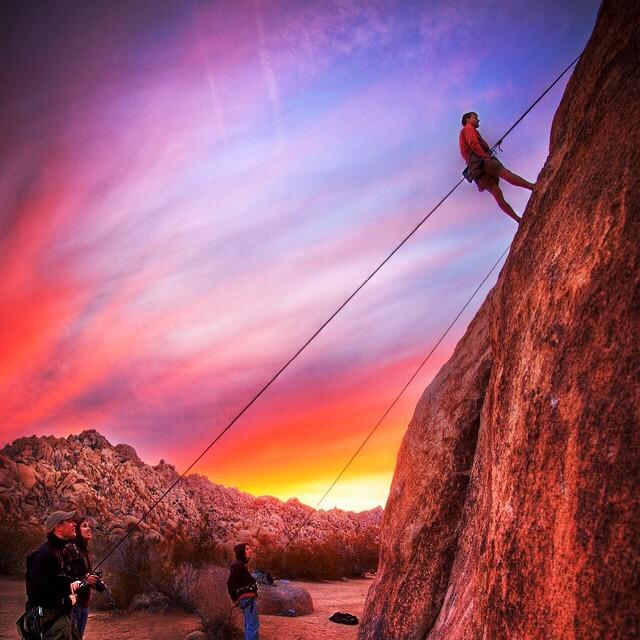 Insane sunset rock climbing in Joshua Tree 
#joshuatree #climbing #california #rockclimbin… ift.tt/1EQNxCE