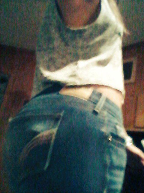#meow. Haha #Bored #cleaning.. lighter in my pocket so i can #staysmoking:))) http://t.co/RkFTaQ8PRP<a href="/tag/meow"class="tags">#meow</a><a href="/tag/bored"class="tags">#Bored</a><a href="/tag/cleaning"class="tags">#cleaning</a><a href="/tag/staysmoking"class="tags"><span>#staysmoking</span></a>