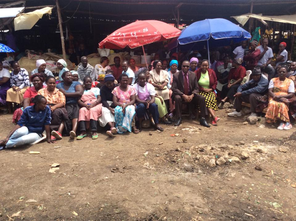 Joseph_Manje's tweet photo. @ #kiserianmarket addressing teething challenges facing traders. with the hope of securing their livelihoods/ income. http://t.co/UAed2Oykx2