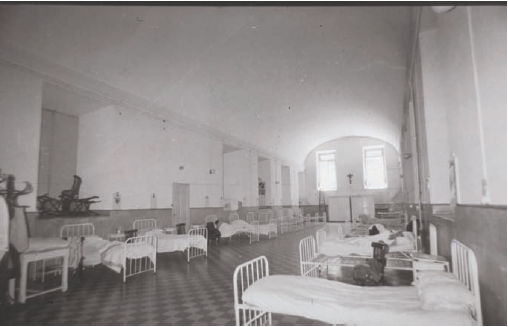 museoreinasofia's tweet photo. ¡Y esta otra muestra cómo era por dentro el hospital, sus salas,hoy espacios de exposición del Museo! #architectureMW http://t.co/xqHFeRzZPz