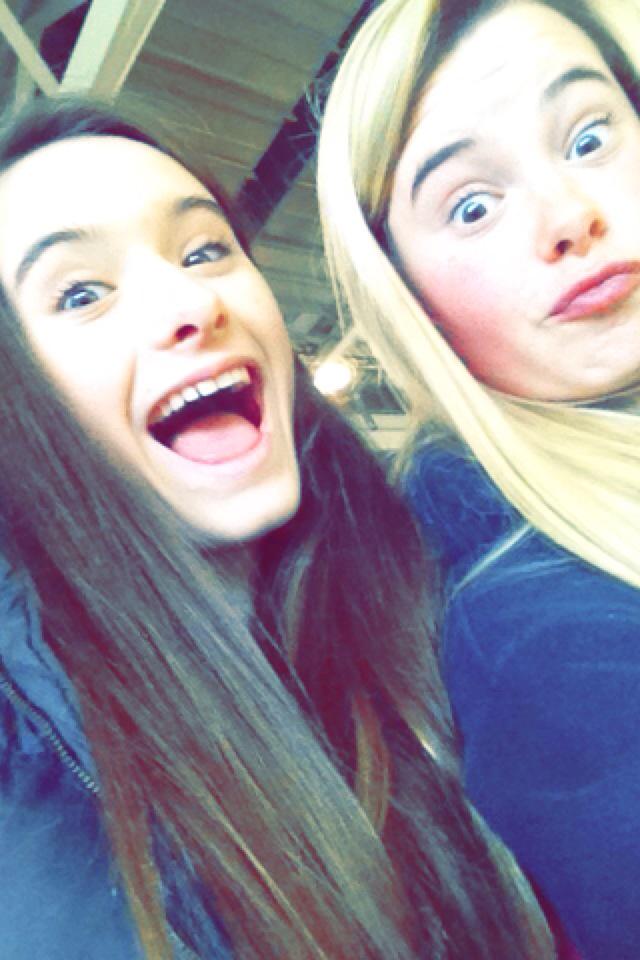 jade_carlyle's tweet photo. @heiderosee Happy 🔞th birthday!! Hope you have a great day and get spoiled🎈 ily #datpic 💃💛xxx http://t.co/ZAh6nvfHYR
