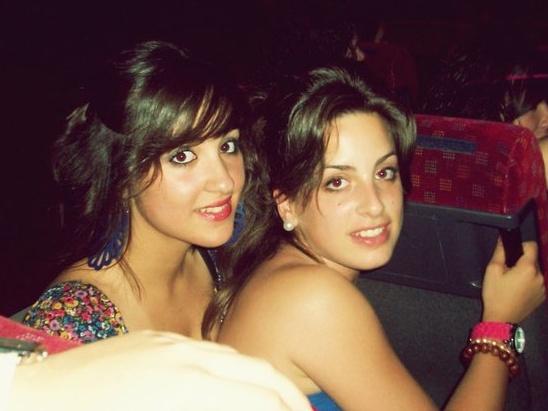 afrodita826's tweet photo. Todavía me acuerdo de momentos como este, y hasta te echo en falta en clase😄😄 MUCHAS FELICIDADES PRECIOSA MÍA! 😘😘 http://t.co/NrM8QmNQKZ