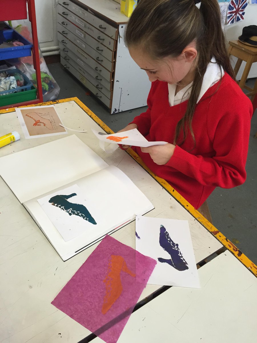 Sedbergh_Prep's tweet photo. Year 7 have been getting creative with their 'Shoe Prints' in Art #PolyPrints http://t.co/pkndCOysh8