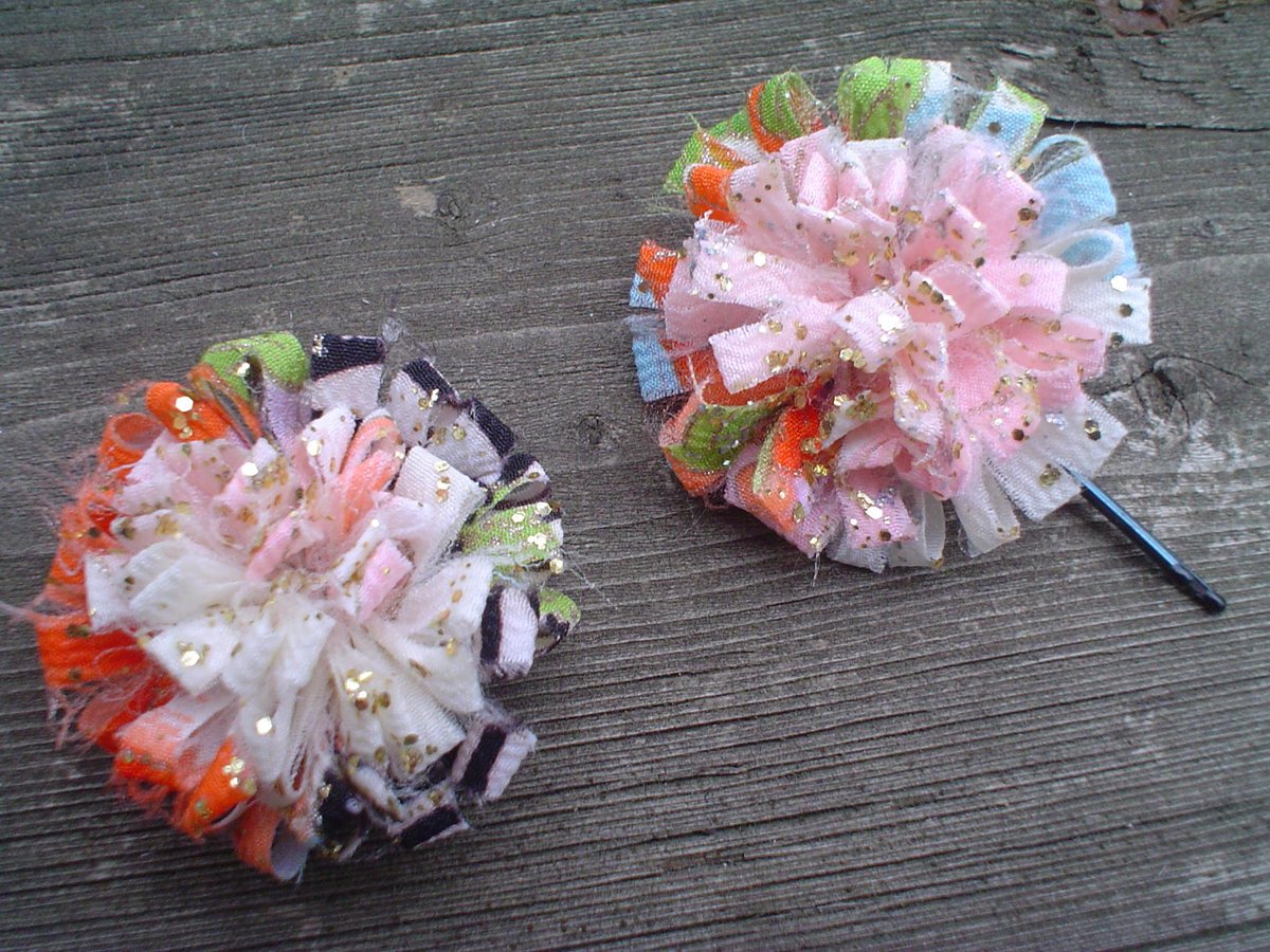 LindobuEn's tweet photo. Pretty blossom hair clip. Customize your own hair clip. http://t.co/xXXXnBBWNK
