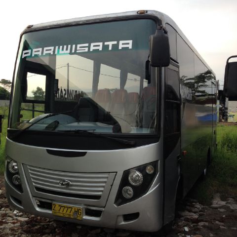 "Seven Holiday" menyediakan bis pariwisata dan rental mobil , harian, bulanan. Hub : 081323323883 pin : 268BFDBC