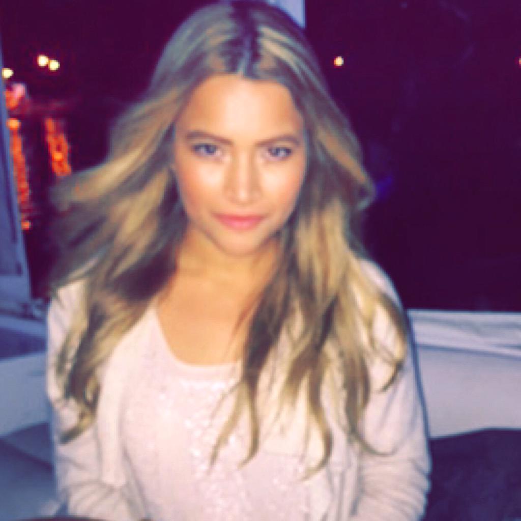 ZelmaBanuelos's tweet image. 👻 #SnapCam 📷⚓️ (@andrealujan )