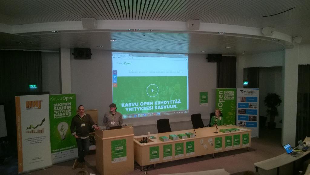 kauppakamaritku's tweet photo. Ensimmäinen kasvun kiitoratapäivä ja yrityspitchit vauhdissa Maunossa. #kasvuopen #ko2014 http://t.co/h4ieWDvIWF