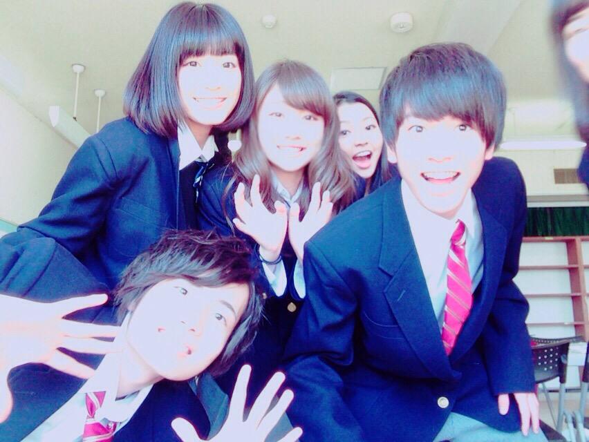 Rの法則ロケ^o^
りん、あおい、ひめ、なおき、ゆうま♡

りんたんがゆみのこと好きすぎて困る http://t.co/dhLDmopwHo