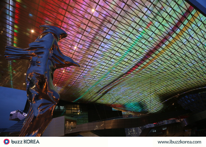 ibuzzkorea's tweet photo. [K-Culture] The Container Arts Terminal Sasang (“Thought”) Indie Station is #Busan's newest arts hub! http://t.co/aPXi1dKiJV