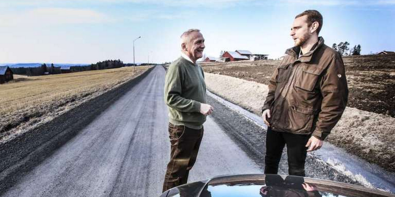 ExpressenKultur's tweet photo. Nu återvänder @bjorn_barr till Jämtland. Men ber han om ursäkt?
http://t.co/y2b7VXlnkr
#kulnardethandernagot @opse http://t.co/vt41HKIWsk
