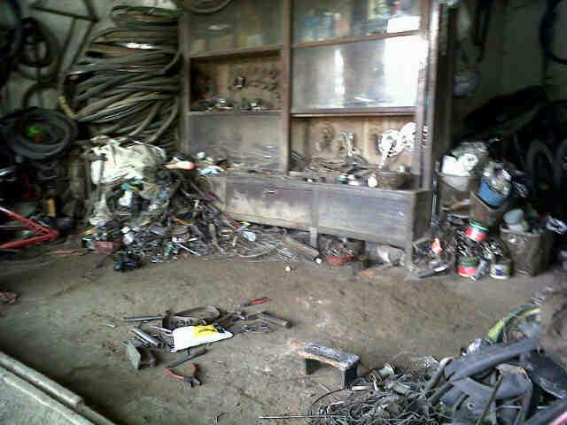 Maranbunta's tweet photo. Sederhana tp berkualitas. Disini sepeda kami diobati .. cak likan http://t.co/QSTmdkMw9B