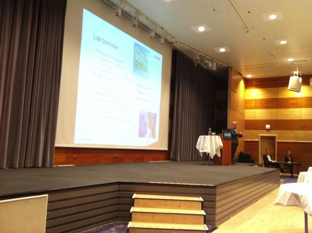 Dag 2 er i gang på #ECC2015 og Kristian Marstrand Pladsen fra Statnett deler viktig lærdom fra Monstermast-prosessene