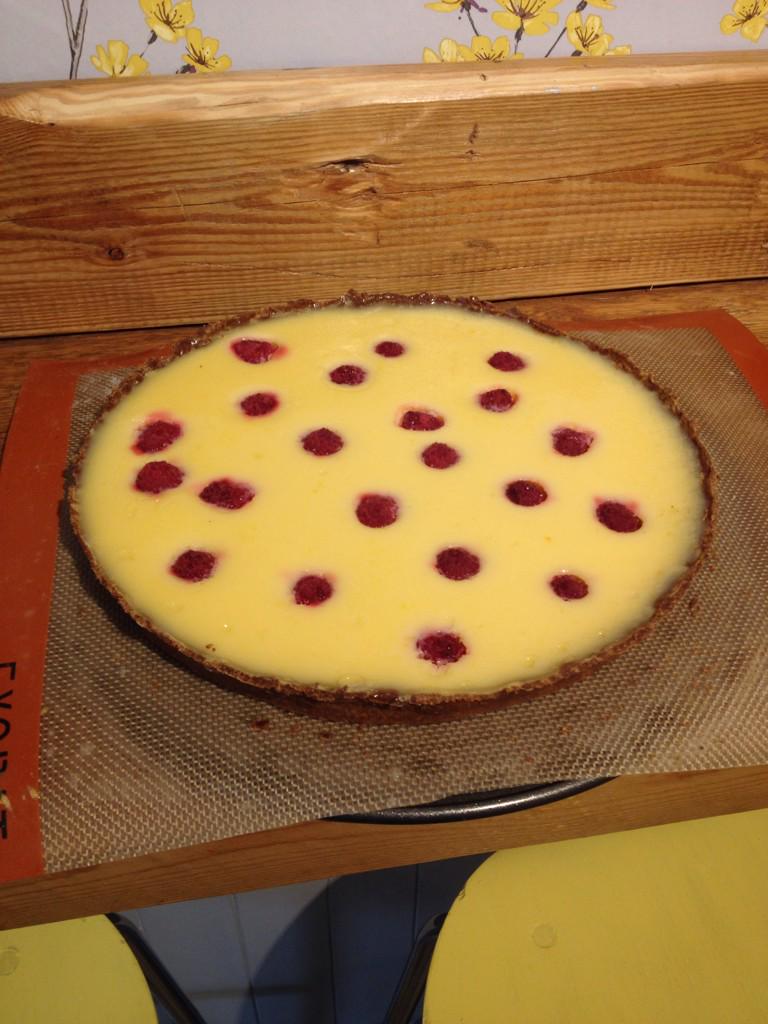 StClementsCake's tweet image. Tart of the day is Lemon and Raspberry!
