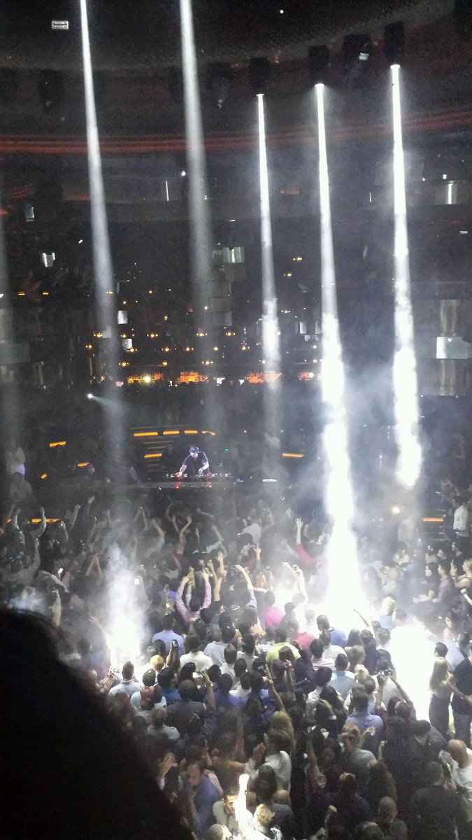 davidjinpark's tweet photo. Afrojack killing it! #omina #thisclubisawesome http://t.co/honFid19W3