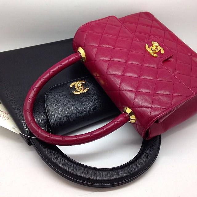CasoGioielli's tweet photo. It's small handbag time...👛👛👛 #chanel #vintage #chanelvintage #casogioielli #casogalleriavintage #napoli #luxurysho… http://t.co/y26I5m09jI