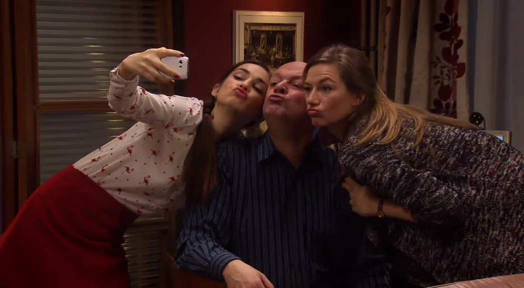 VTMFamilie's tweet photo. Duckface met Patje! #vtmfamilie http://t.co/rGqfbnv138